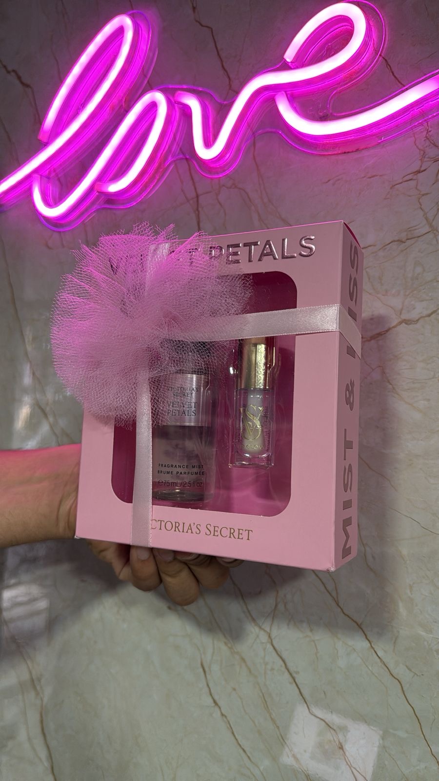 Set VS Velvet petals