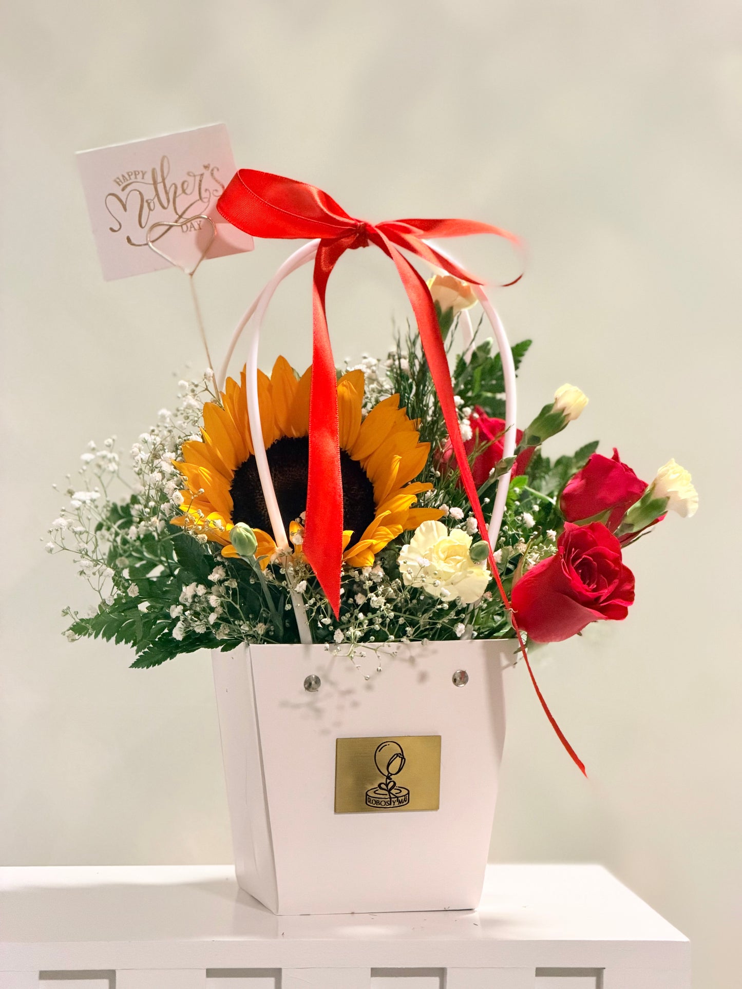 Caja de Girasol y rosas